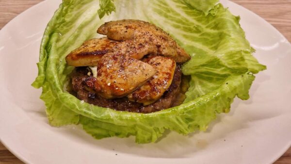 Keto hamburger hízott kacsamájjal