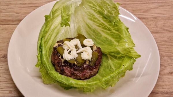 Keto hamburger kacsamájjal készítése