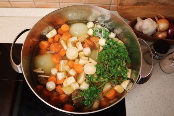 Marhahúsleves főzése