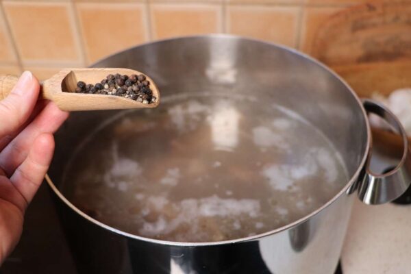 Marhahúsleves készítése 2